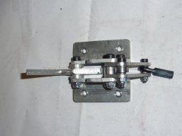 Towing hook assembly (25)